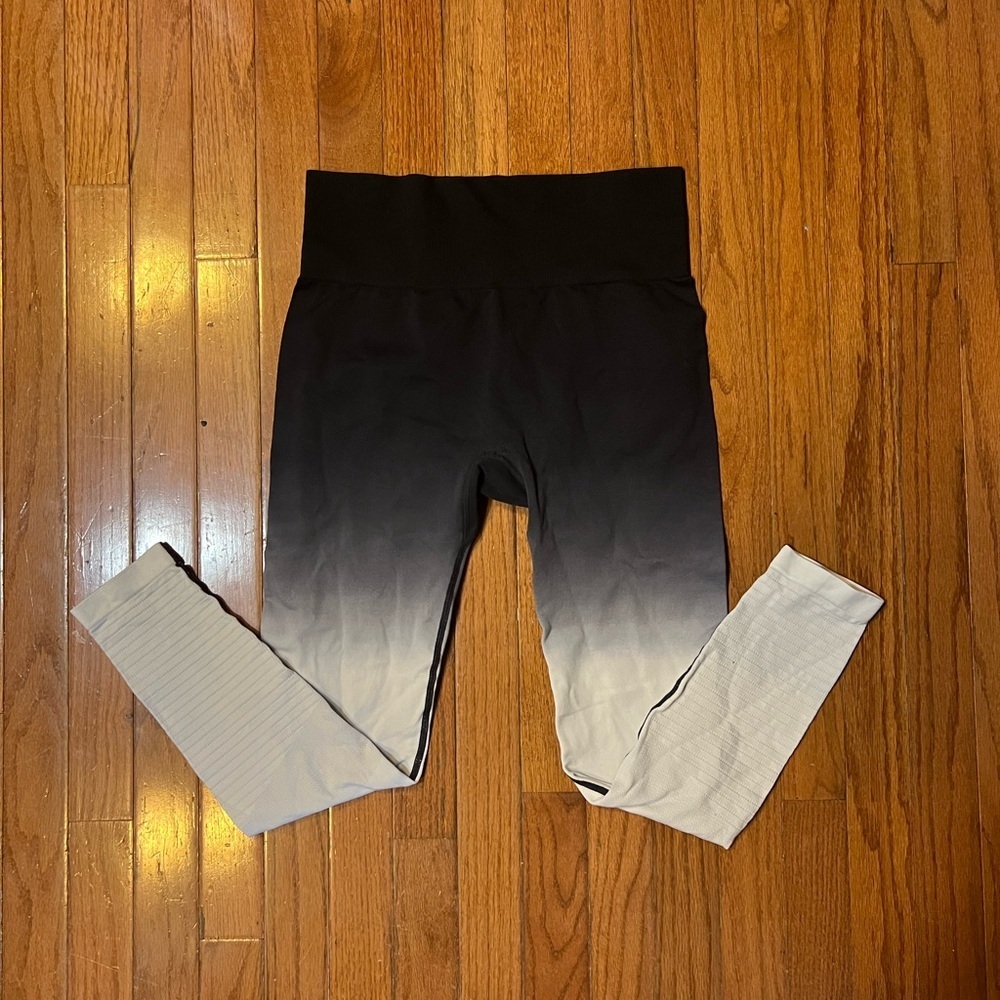 BUNDLE 5 FOR $10 ZYIA active leggings
